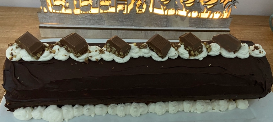 BRAZO DE GITANO RELLENO DE TURRON DE SUCHARD