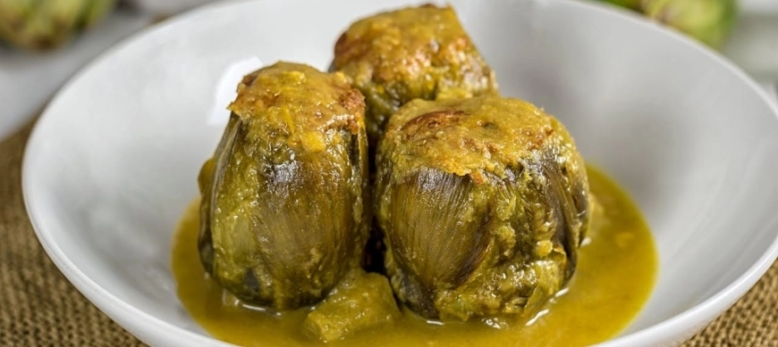 ALCACHOFAS RELLENAS EN SALSA DE ALMENDRAS