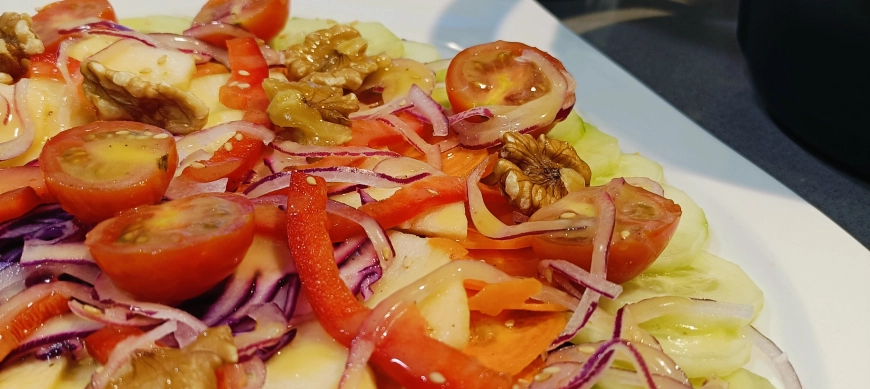 Ensalada variada con vinagreta de miel y mostaza (Accesorios Cortador)